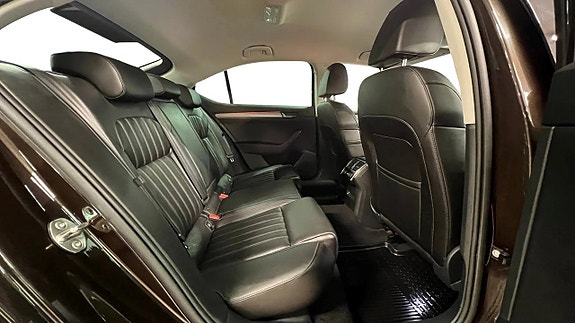 Skoda Superb 13 of 25