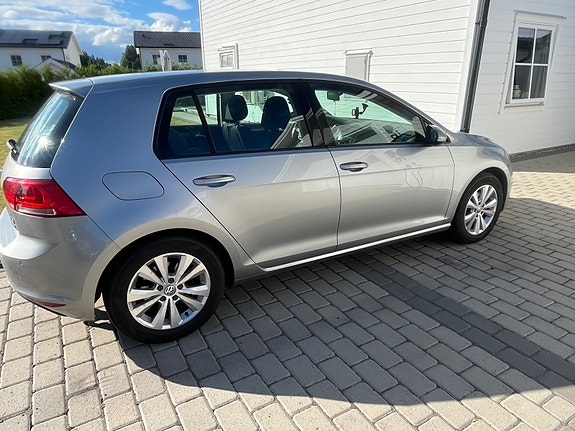 Volkswagen Golf VII 4 of 7
