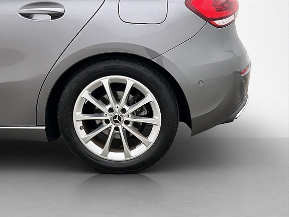 Mercedes-Benz A200 27 of 29