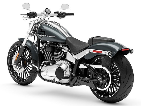 Harley-Davidson Breakout 117 Finns i Butik - Demo 8 of 9