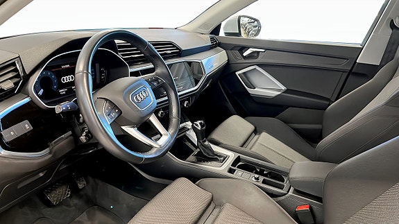 Audi Q3 7 of 12