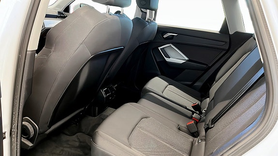Audi Q3 11 of 12