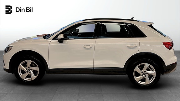 Audi Q3 2 of 12