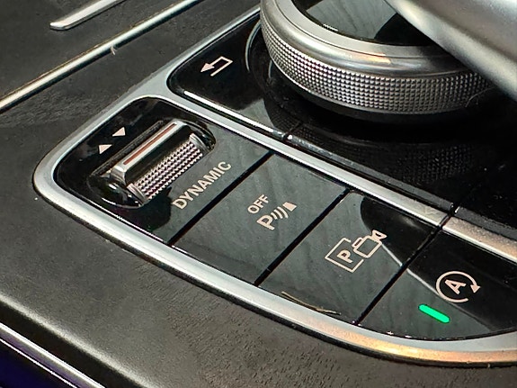 Mercedes-Benz C200 23 of 30