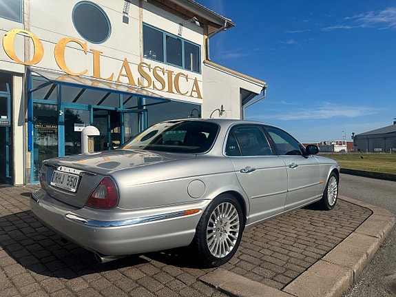 Jaguar XJ 4 of 10