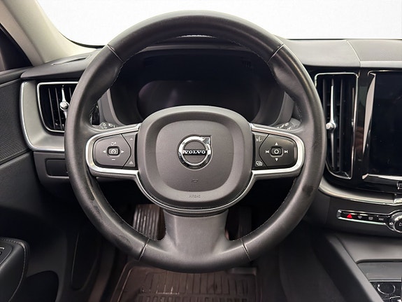 Volvo XC60 14 of 30