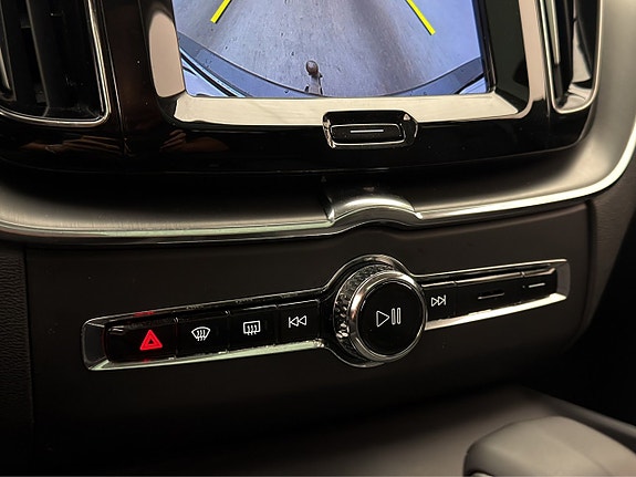 Volvo XC60 25 of 30