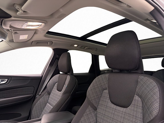 Volvo XC60 13 of 30