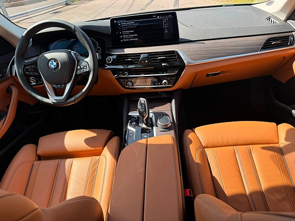 BMW 530e 4 of 11