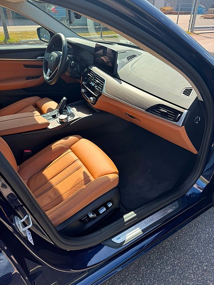 BMW 530e 6 of 11