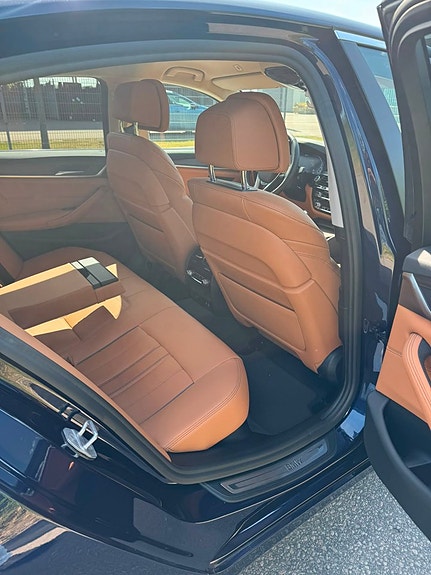 BMW 530e 5 of 11