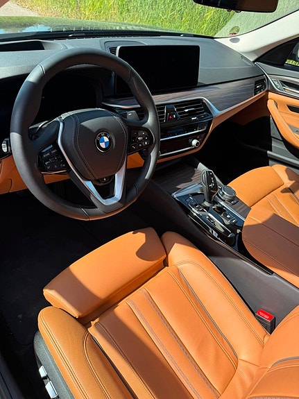 BMW 530e 9 of 11