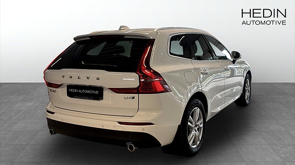 Volvo XC60 2 of 9