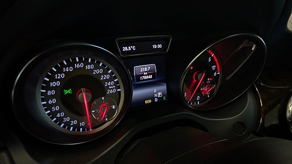 Mercedes-Benz GLA220 15 of 23