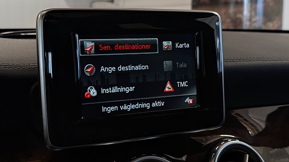 Mercedes-Benz GLA220 20 of 23