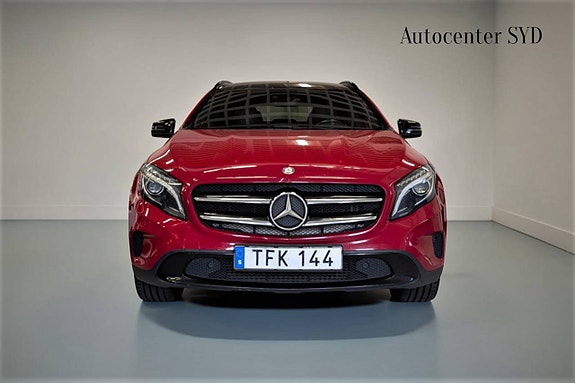 Mercedes-Benz GLA220 2 of 23