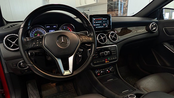Mercedes-Benz GLA220 12 of 23