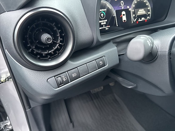 Toyota C-HR 18 of 25