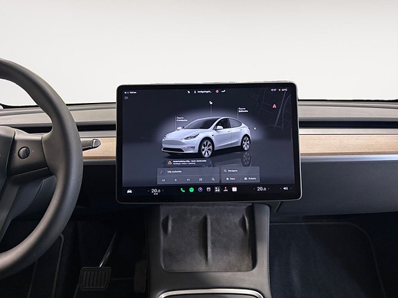 Tesla Model Y 16 of 16