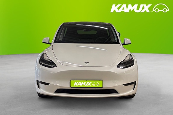 Tesla Model Y 6 of 16