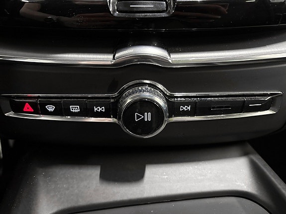Volvo XC60 13 of 23