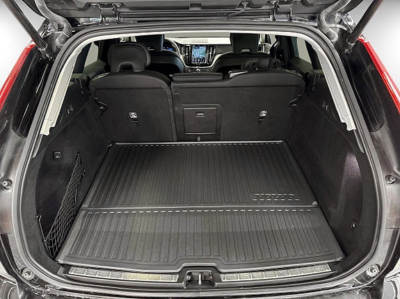 Volvo XC60 14 of 23