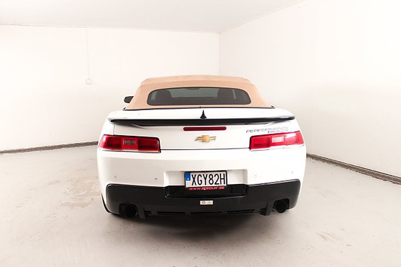 Chevrolet Camaro 16 of 23