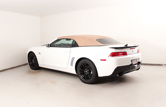 Chevrolet Camaro 12 of 23