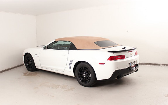 Chevrolet Camaro 15 of 23