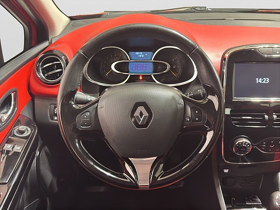 Renault Clio 14 of 18