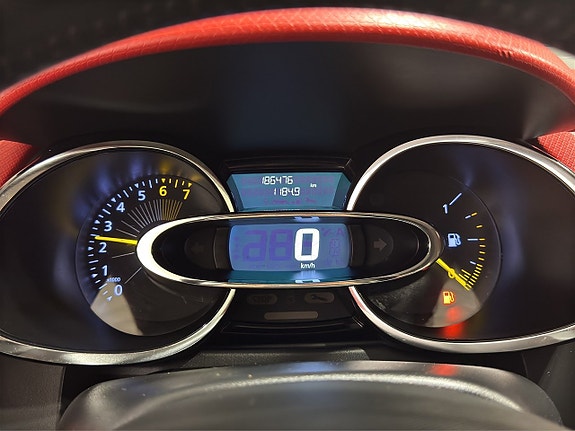 Renault Clio 15 of 18
