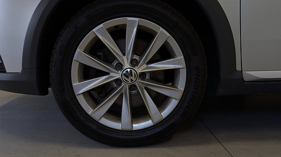 Volkswagen Passat Alltrack 7 of 24