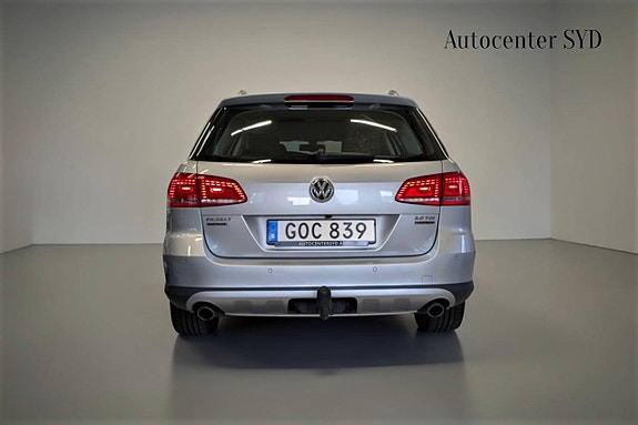 Volkswagen Passat Alltrack 4 of 24