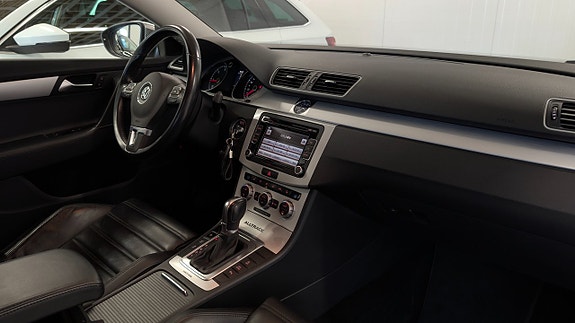 Volkswagen Passat Alltrack 11 of 24