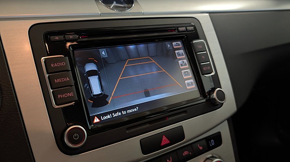 Volkswagen Passat Alltrack 22 of 24