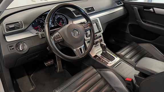 Volkswagen Passat Alltrack 10 of 24