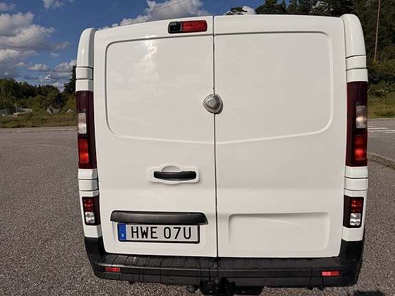 Renault Trafic 4 of 9