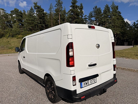 Renault Trafic 3 of 9