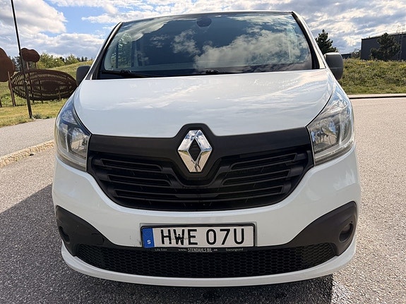 Renault Trafic 7 of 9
