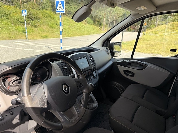 Renault Trafic 8 of 9