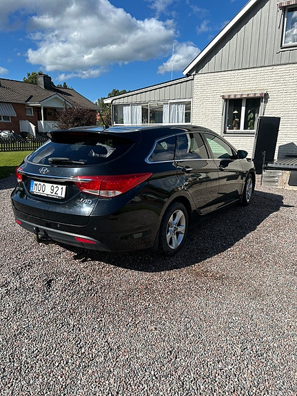 Hyundai i40 2 of 5