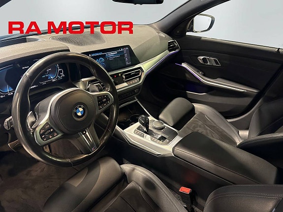 BMW 330e 11 of 26