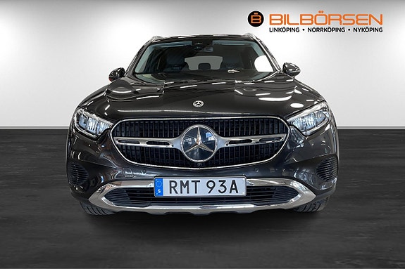 Mercedes-Benz GLC200 2 of 18