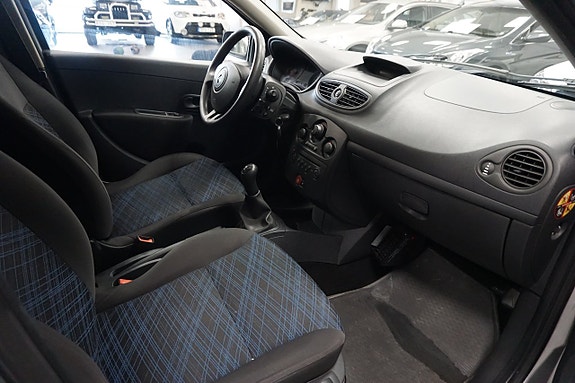 Renault Clio 9 of 18