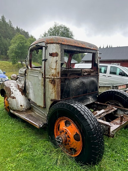 Chevrolet 3 of 6