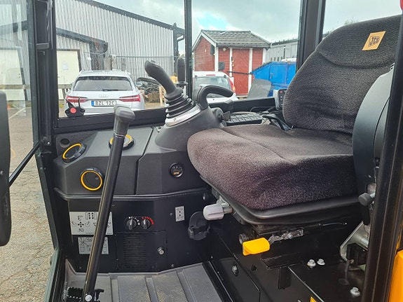 Minigrävare JCB 19 C-1 inkl. Engcon Rotortilt EC 02 Basic 7 of 8