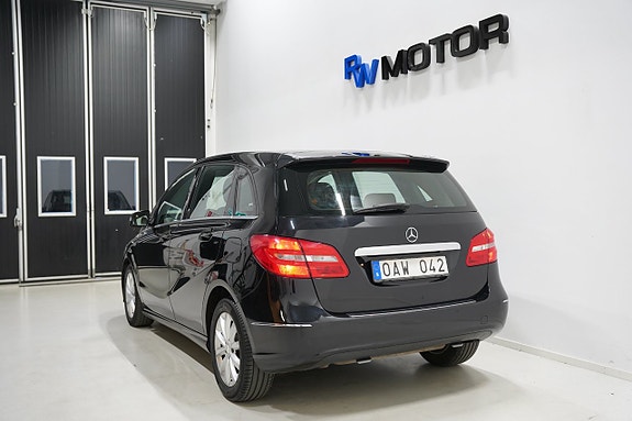 Mercedes-Benz B180 4 of 19