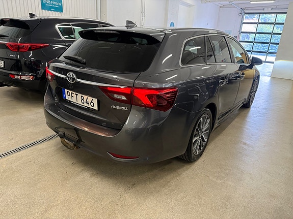 Toyota Avensis 15 of 20