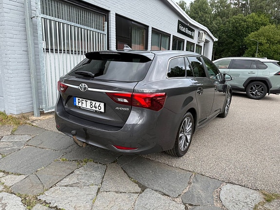 Toyota Avensis 3 of 20