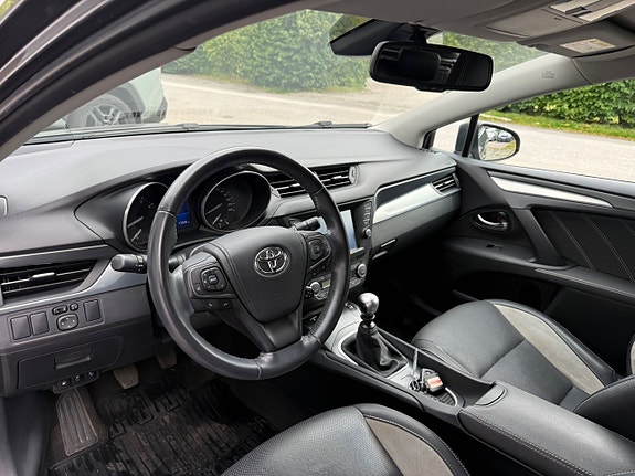 Toyota Avensis 8 of 20